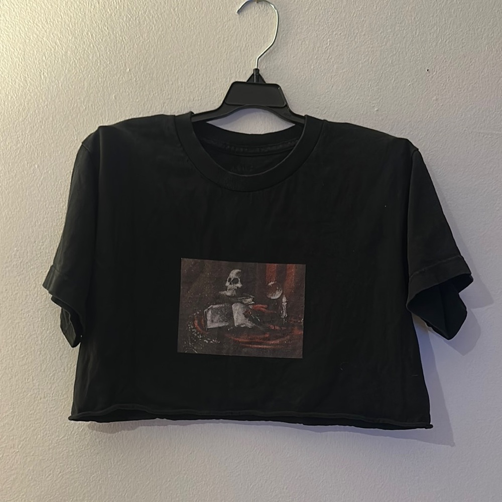 Black Graphic Crop Top